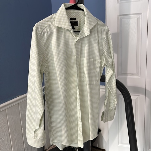 Two Jos A. Bank Men’s Shirts - Picture 2 of 7